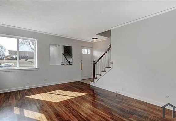 4th image of 305 W Morton St #305