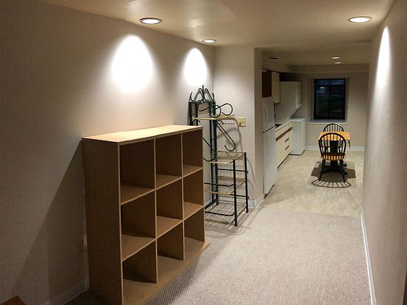 3rd image of 704 Penn St #9