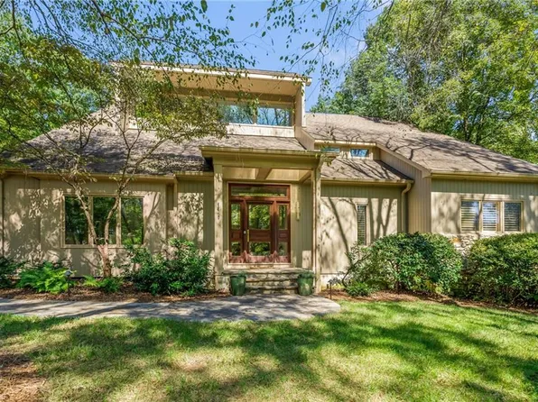 3910 Hazel Ln, Greensboro, NC 27408