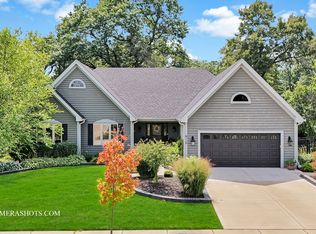 910 Hampton Crse, West Chicago, IL 60185