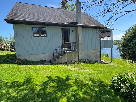 3rd image of 33 Lake Front Ln