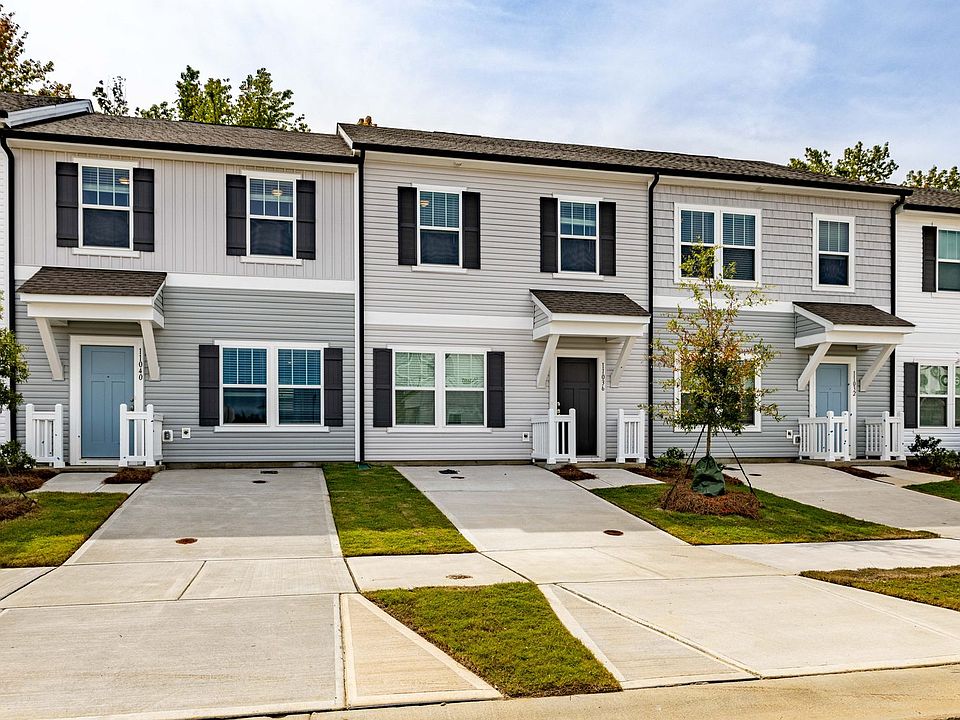1st image of 11024 Woodland Creek Way