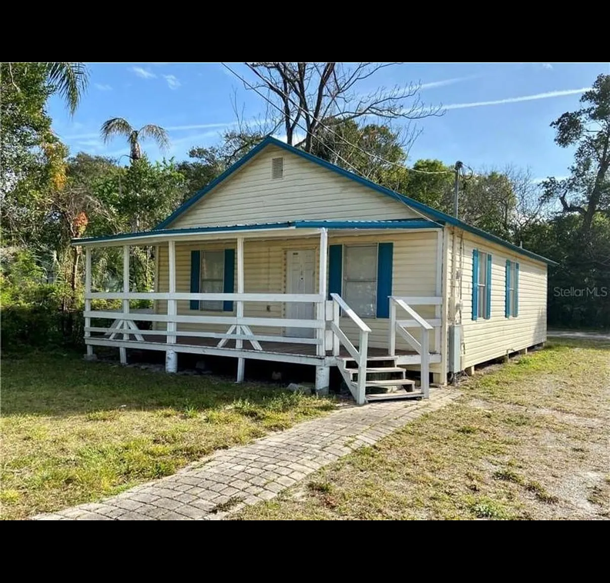 3 bed, 1000 sqft, $1,899 — Photo 1
