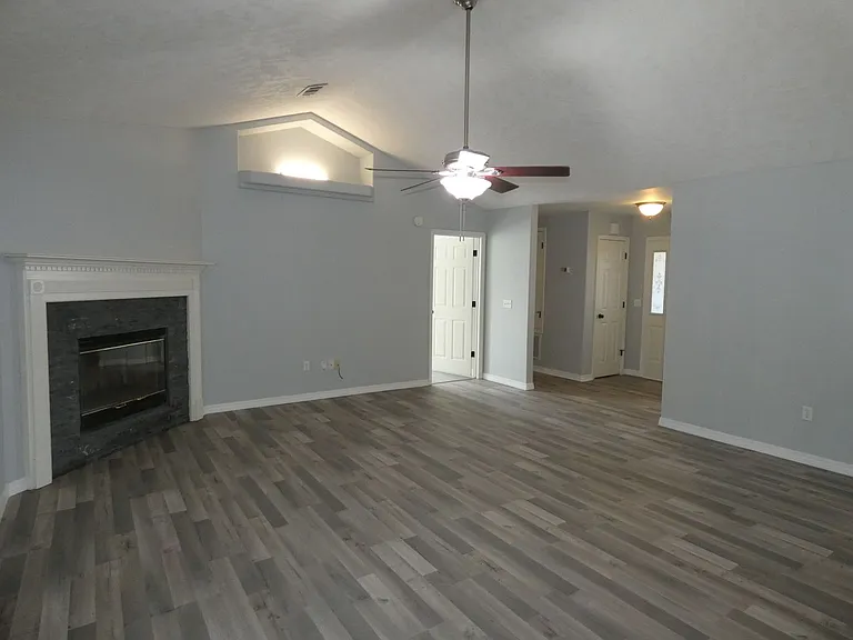 4734 Autumndale Dr — Photo 7