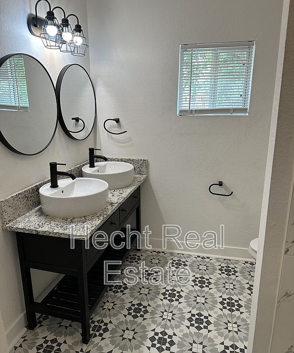1st image of 134 Gravel St