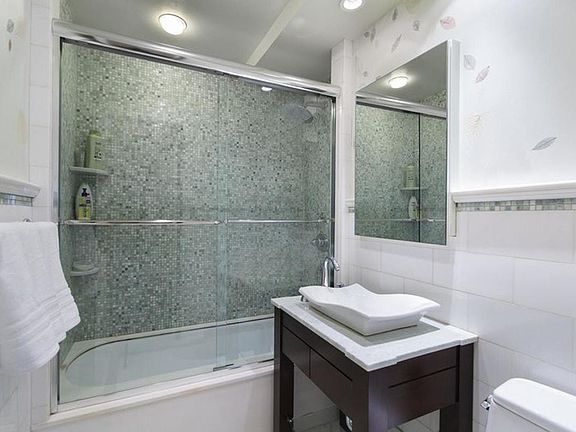 5th image of 681 Madison Ave #5G