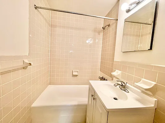 Rented by Century 21 Premier  | media 23