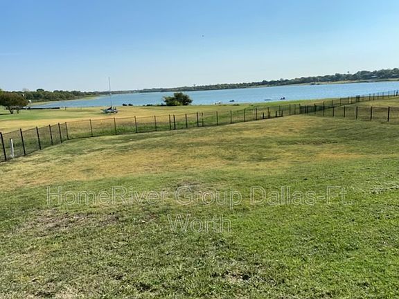3rd image of 107 Lakeside Ln