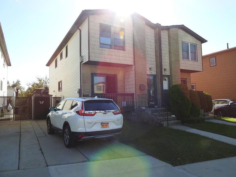 Semi-Detached House For Rent