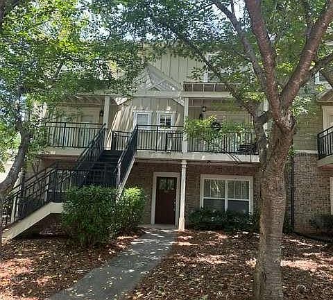 2nd image of 490 Barnett Shoals Rd APT 301