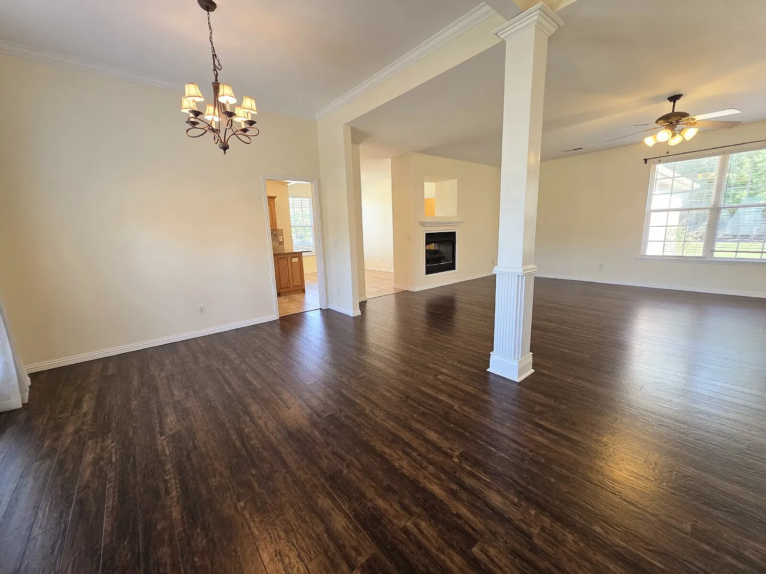 3 bed, 2.0 bath, 2168 sqft, $2,500 — Photo 2