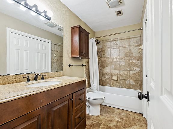 5th image of 1608 Pecan Chase Cir APT 41
