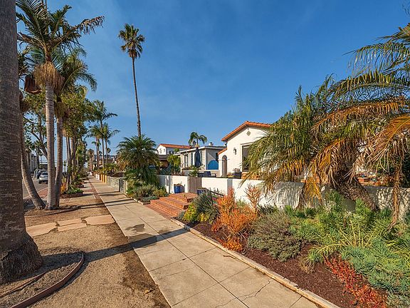 3rd image of 217 Avenue B