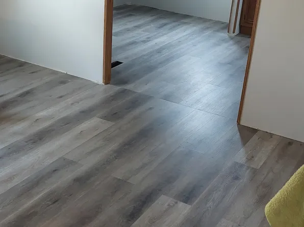 (undisclosed Address), Oak Creek, WI 53154