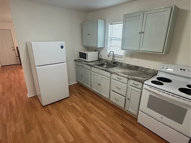 808 S Cameron St #A — Photo 4