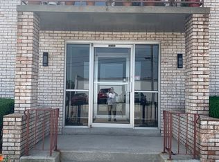 18224 Wentworth Ave APT 7, Lansing, IL 60438