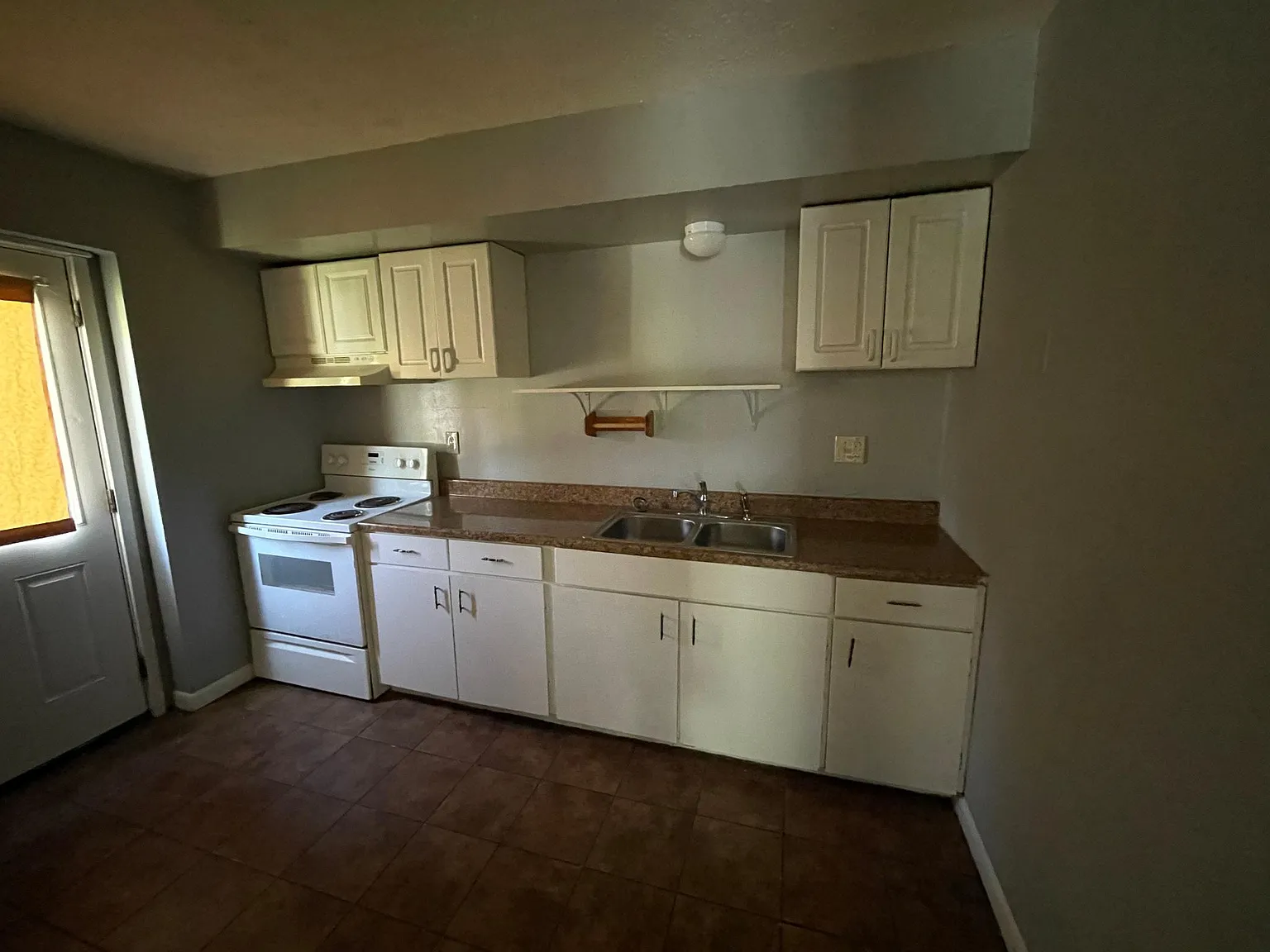 2 bed, 900 sqft, $1,050 — Photo 3