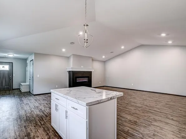 540 5th St E, Altoona, WI 54720