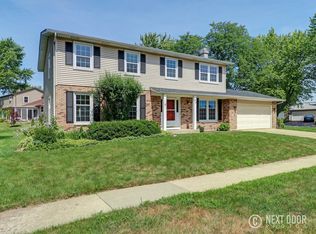 47 Devonshire Cir, Elgin, IL 60123