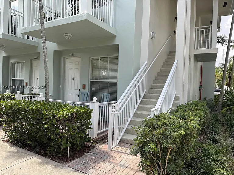 1333 SW 4th Ct #1333 — Photo 15
