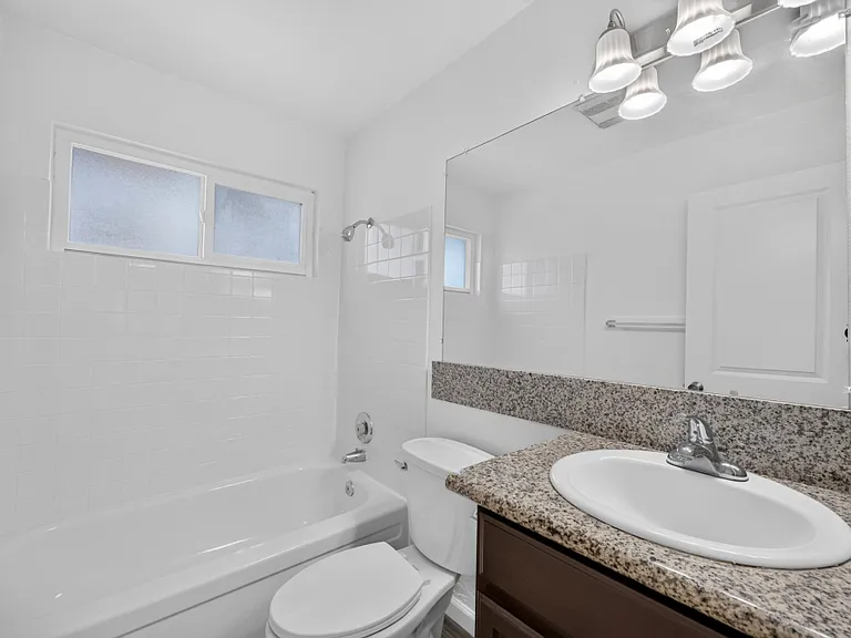 812 Carro Dr #4 — Photo 11