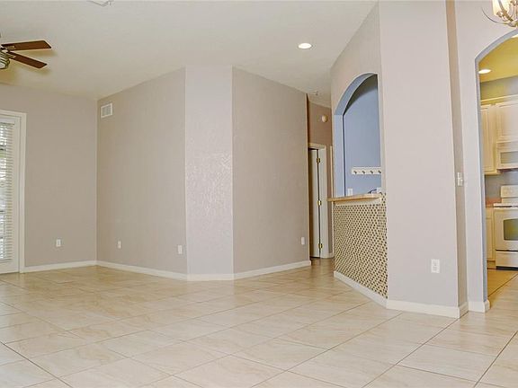 5th image of 3321 Whitestone Cir Unit 204