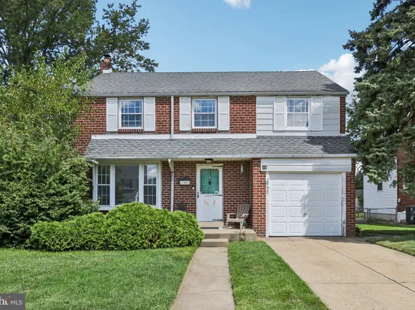 907 Glenview St, Philadelphia, PA 19111