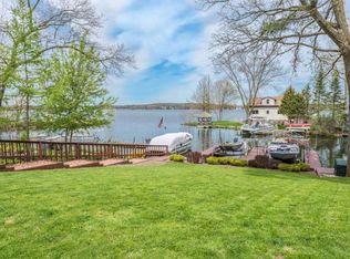 2374 Woodland Park Dr, Delafield, WI 53018