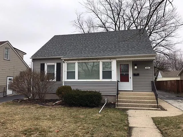 17955 Oakley Ave photo 1
