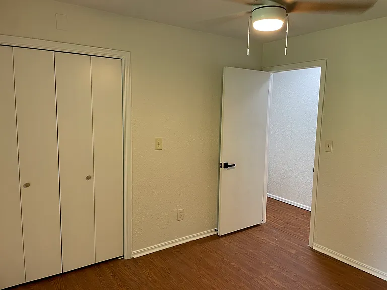 1715 Lancaster Cir — Photo 26