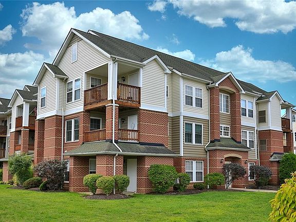 2nd image of 23002 Chandlers Ln APT 225