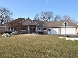 W137S6955 Clarendon Pl, Muskego, WI 53150