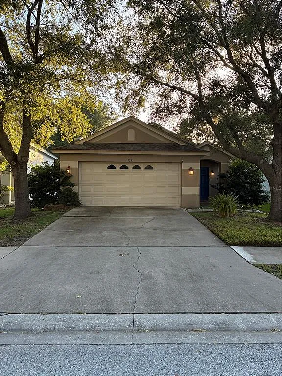 3 bed, 2.0 bath, 1284 sqft, $2,300 — Photo 1