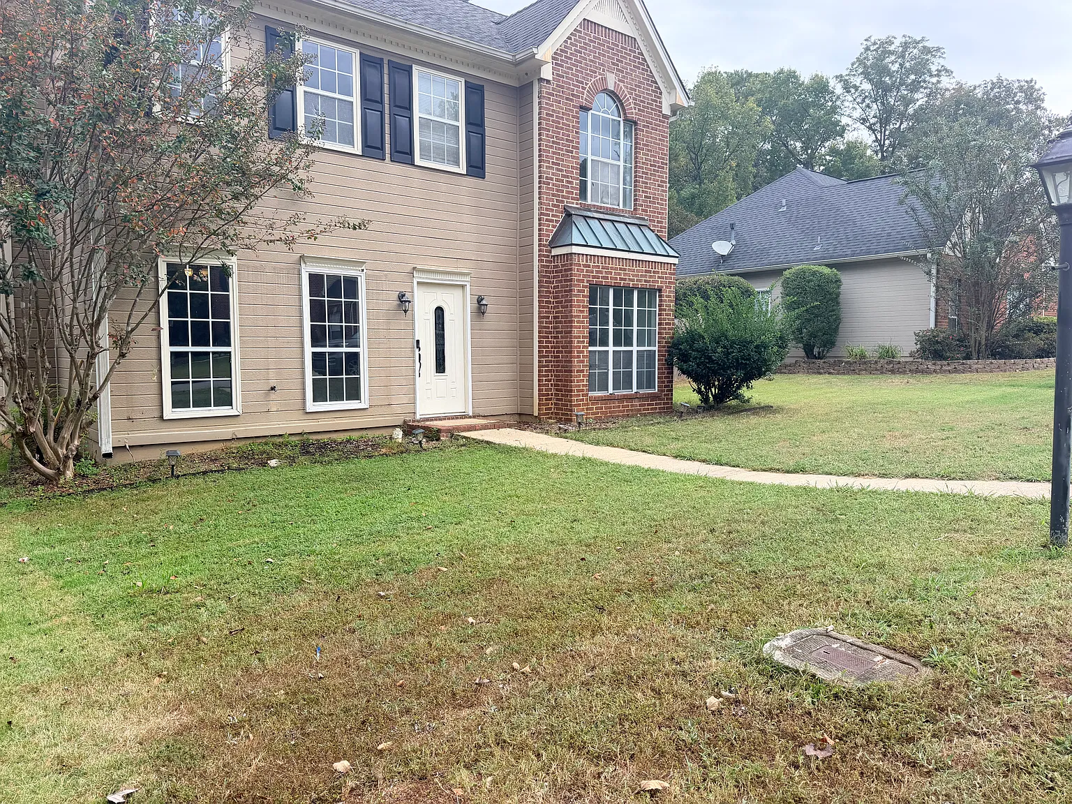 4 bed, 2.5 bath, 1953 sqft, $2,200 — Photo 1