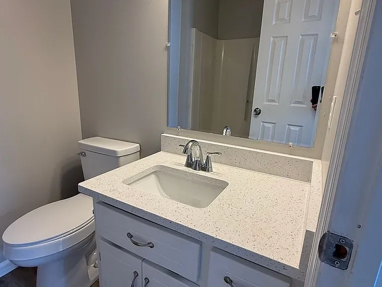 1331 Edgewood Dr — Photo 1