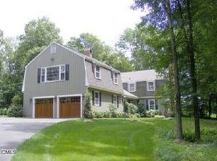 320 Coventry Ln, Fairfield, CT 06824