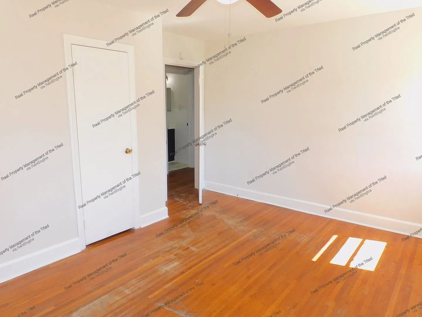 3 bed, 1.0 bath, 960 sqft, $1,095 — Photo 4