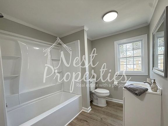 4th image of 2515 Douglas Rd