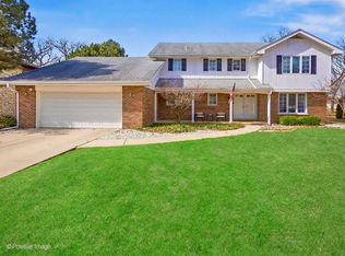 1626 Royal Oak Rd, Darien, IL 60561