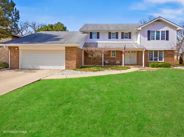 1626 Royal Oak Rd, Darien, IL 60561