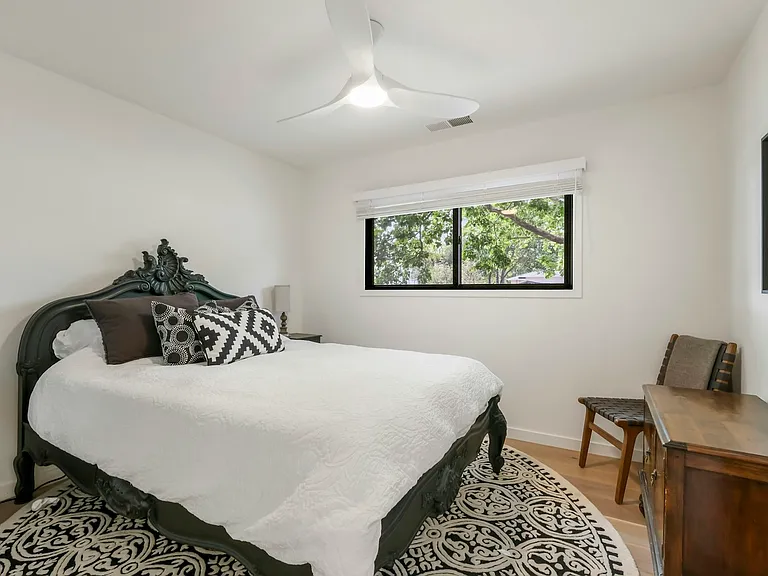 4 Arch Way — Photo 17