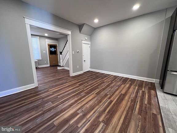 4th image of 2552 N 32nd St
