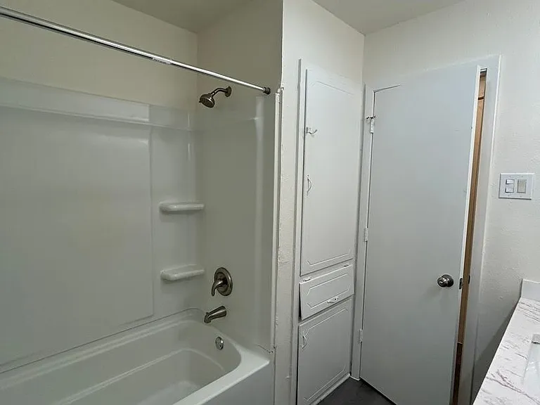 3601 Catalina Dr — Photo 9