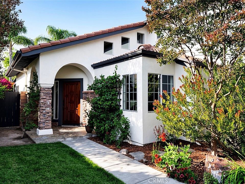 1st image of 30585 Colina Verde St