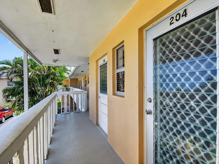 2111 NE 1st Ct #204 — Photo 7