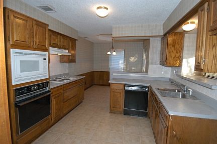 4th image of 4001 La Paz Ct