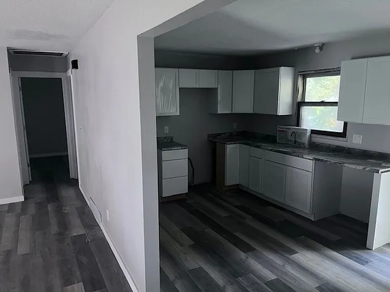 605 E Maple St — Photo 1