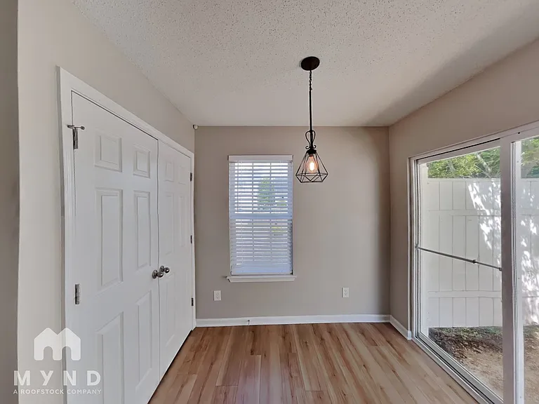 1848 Mission Oaks St — Photo 7