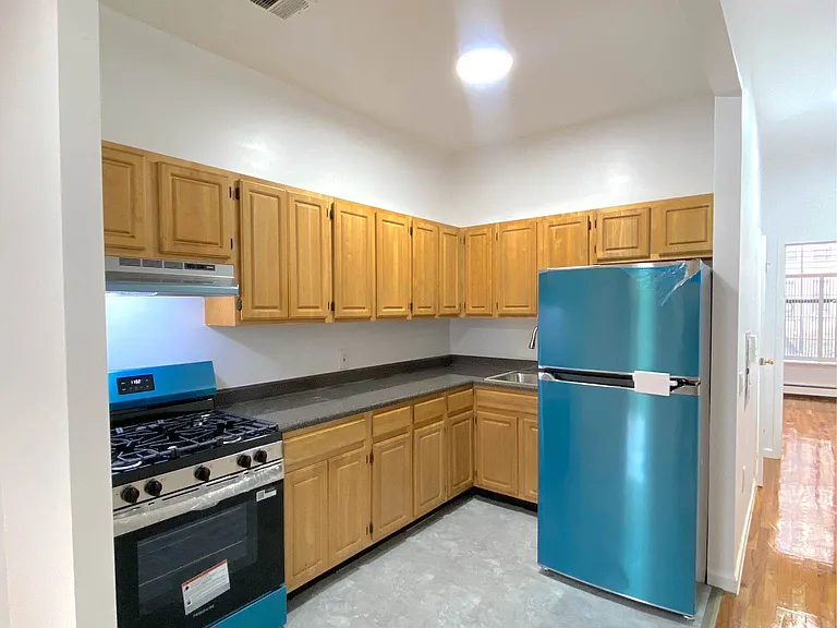 156 E 109th St #1 — Photo 6