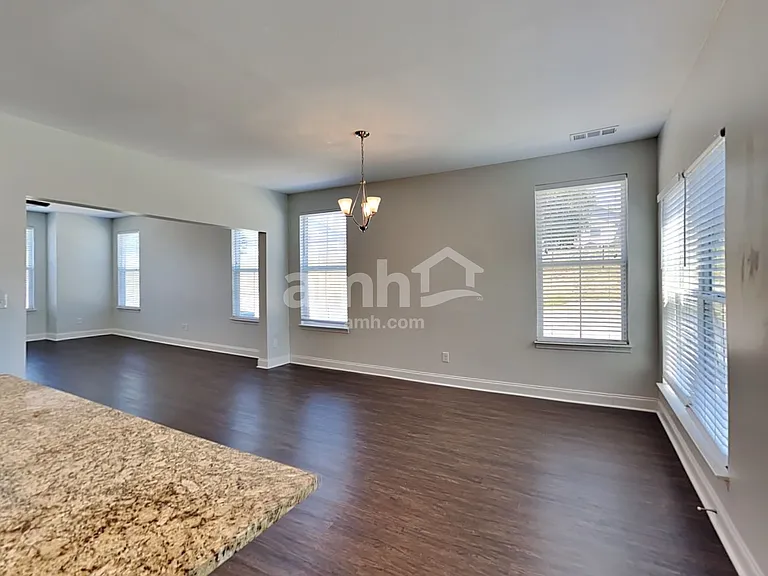 5534 Central Grove Sq — Photo 5